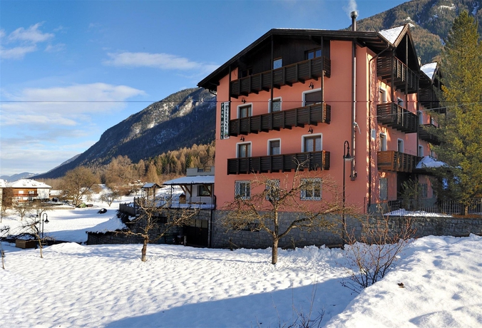 Imagen de los exteriores del Hotel Park Hotel Bellevue, Folgarida. Foto 11