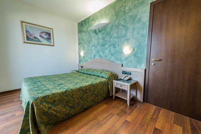 Imagen de la habitación del Hotel Park Hotel Per&ugrave;. Foto 8
