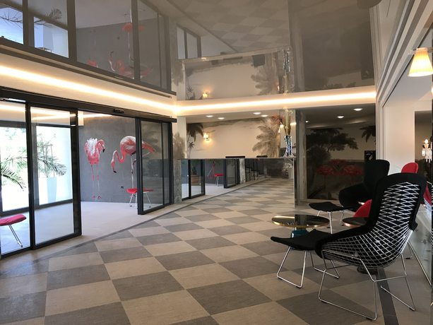 Imagen de los interiores del Hotel Park Hotel RAYA Garden. Foto 19