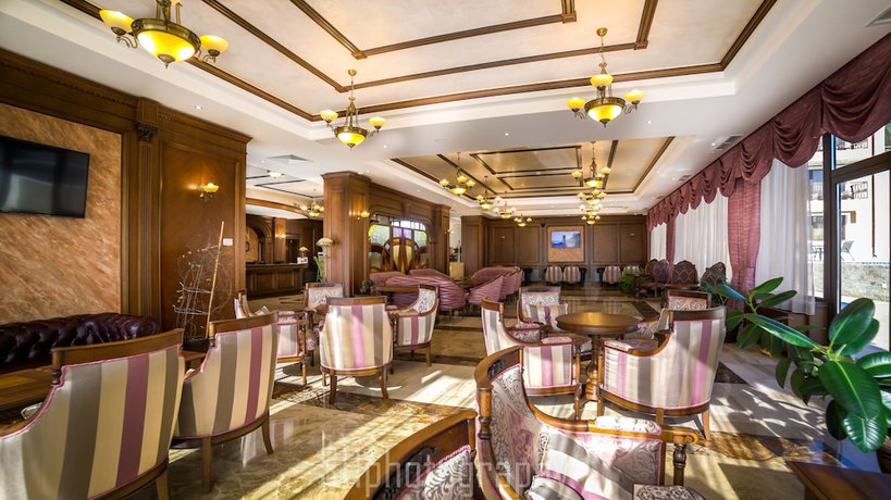 Imagen del bar/restaurante del Hotel Park Hotel and SPA Vella Hills. Foto 3