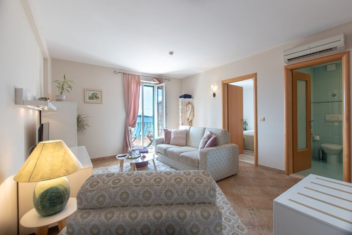 Imagen de la habitación del Hotel Park Hvar. Foto 16