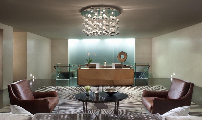 Imagen de la piscina del Hotel Park Hyatt Abu Dhabi and Villas. Foto 16