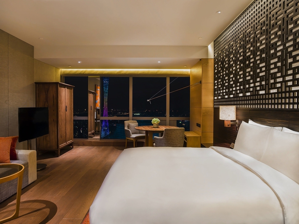 Imagen de la habitación del Hotel Park Hyatt Guangzhou. Foto 8