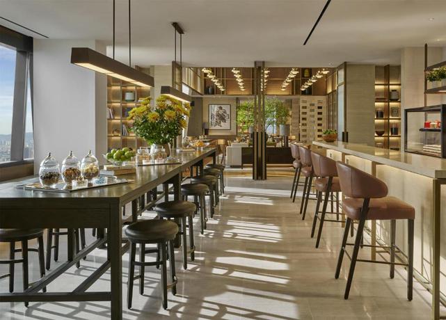 Imagen del bar/restaurante del Hotel Park Hyatt Kuala Lumpur. Foto 10