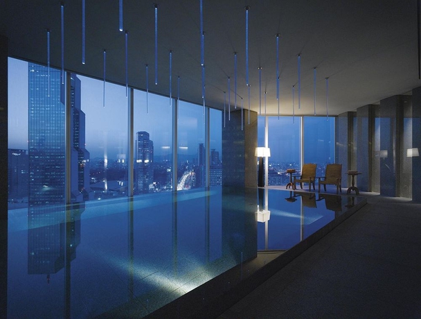 Imagen de la piscina del Hotel Park Hyatt Seoul. Foto 13