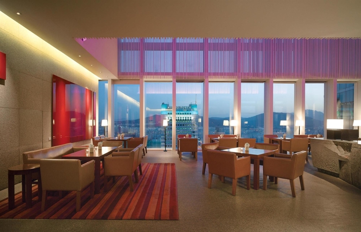 Imagen del bar/restaurante del Hotel Park Hyatt Seoul. Foto 4