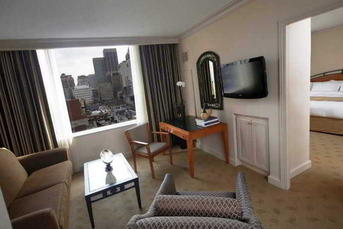 Imagen de la habitación del Hotel Park Hyatt Toronto. Foto 11