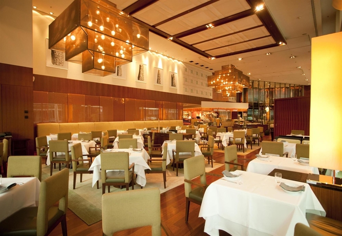 Imagen del bar/restaurante del Hotel Park Hyatt Zurich. Foto 3