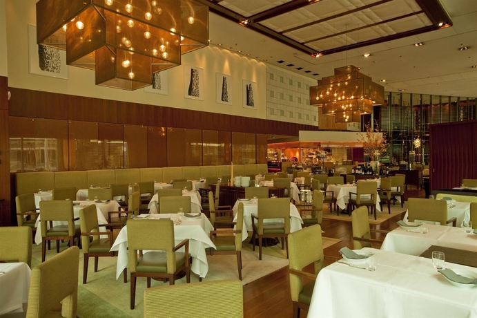 Imagen del bar/restaurante del Hotel Park Hyatt Zurich. Foto 4