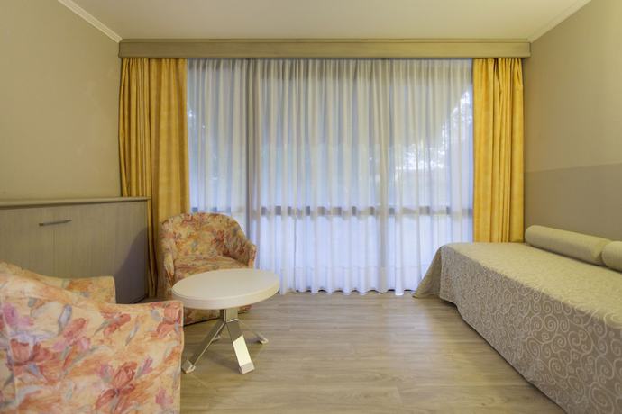 Imagen de la habitación del Hotel Park I Lecci. Foto 6