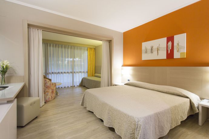 Imagen de la habitación del Hotel Park I Lecci. Foto 9