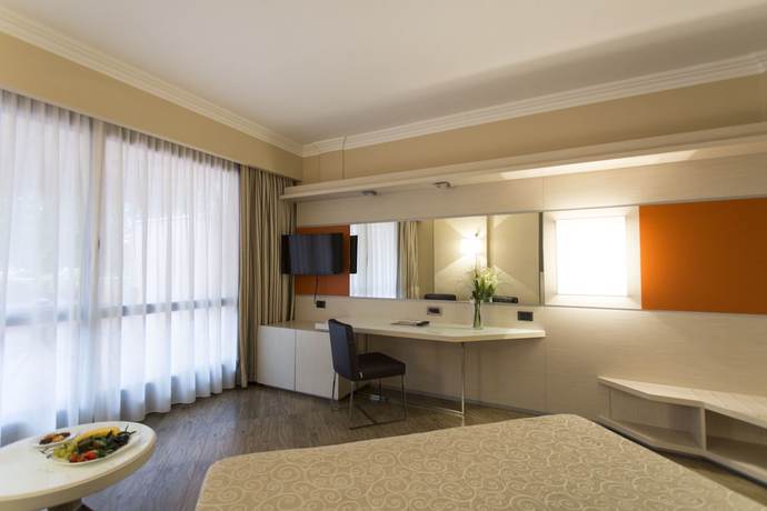 Imagen de la habitación del Hotel Park I Lecci. Foto 11