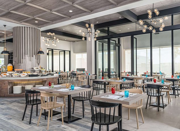 Imagen del bar/restaurante del Hotel Park Inn By Radisson Bacolod. Foto 3