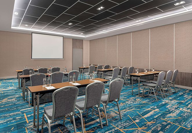 Imagen de los interiores del Hotel Park Inn By Radisson Bacolod. Foto 17
