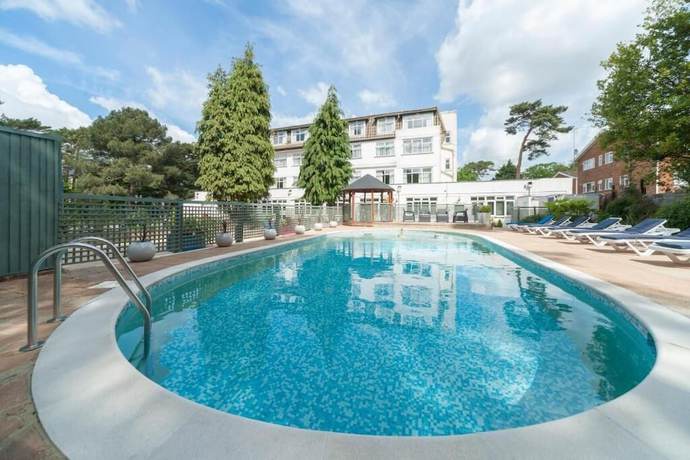 Imagen de la piscina del Hotel Park Inn By Radisson Bournemouth. Foto 13