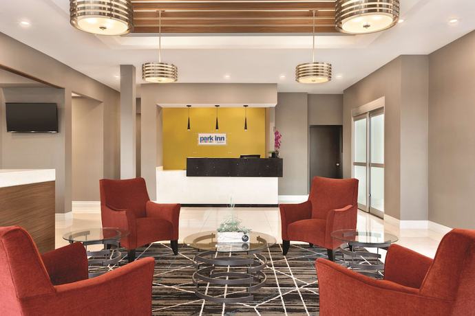 Imagen de los interiores del Hotel Park Inn By Radisson Brampton, On. Foto 16