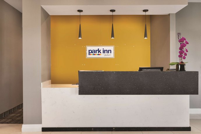 Imagen de los interiores del Hotel Park Inn By Radisson Brampton, On. Foto 19