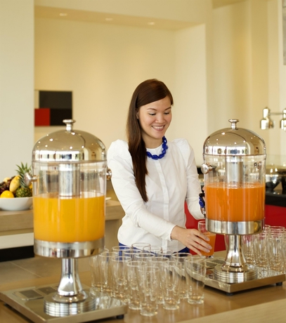 Imagen del bar/restaurante del Hotel Park Inn By Radisson Davao. Foto 4