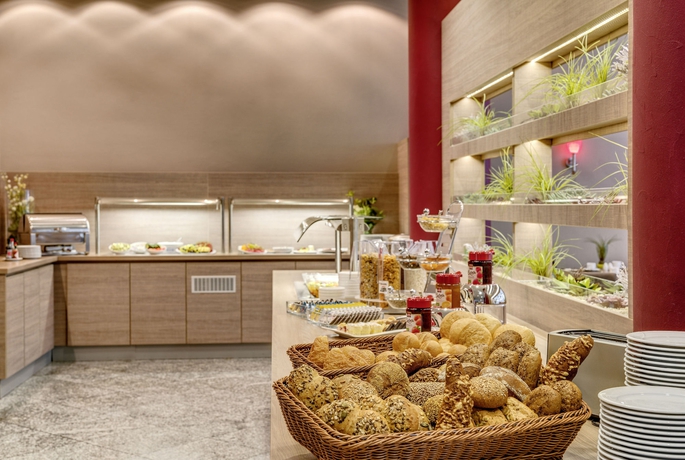 Imagen del bar/restaurante del Hotel Park Inn By Radisson Dresden. Foto 4