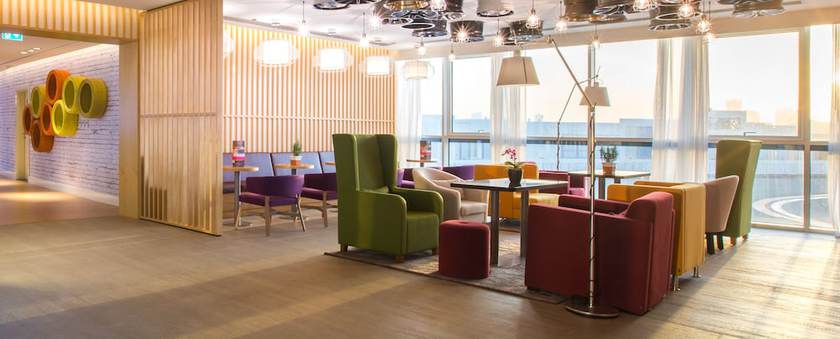 Imagen de los interiores del Hotel Park Inn By Radisson Dubai Motor City. Foto 15