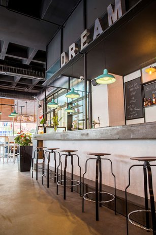 Imagen del bar/restaurante del Hotel Park Inn By Radisson Istanbul Ataturk Airport. Foto 3