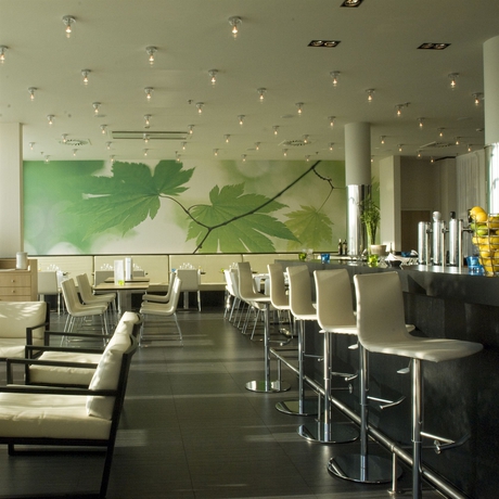 Imagen del bar/restaurante del Hotel Park Inn By Radisson Liege Airport. Foto 2