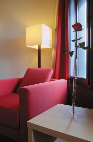 Imagen de los interiores del Hotel Park Inn By Radisson Liege Airport. Foto 15