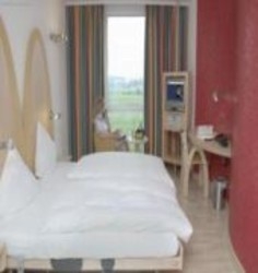 Imagen general del Hotel Park Inn By Radisson Lully. Foto 3