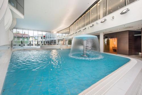 Imagen de la piscina del Hotel Park Inn By Radisson Meriton Conference and Spa Tallinn. Foto 9