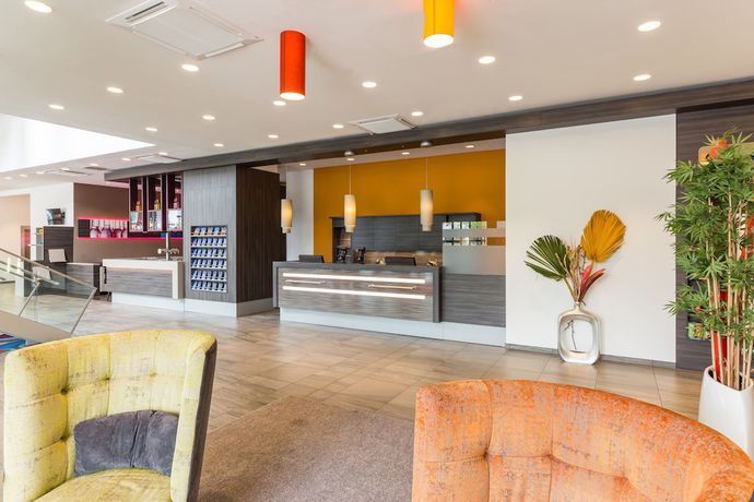 Imagen de los interiores del Hotel Park Inn By Radisson Neumarkt. Foto 20
