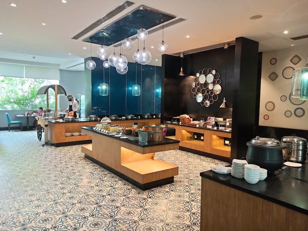 Imagen del bar/restaurante del Hotel Park Inn By Radisson New Delhi Ip Extension. Foto 2