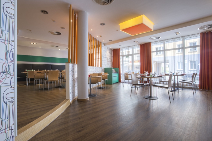 Imagen del bar/restaurante del Hotel Park Inn By Radisson Nuremberg. Foto 1