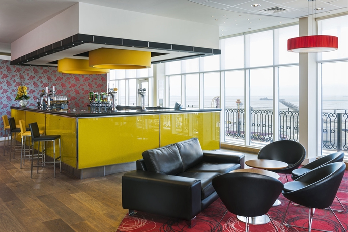 Imagen del bar/restaurante del Hotel Park Inn By Radisson Palace Southend-on-sea. Foto 3