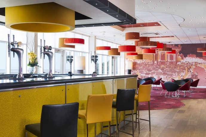 Imagen del bar/restaurante del Hotel Park Inn By Radisson Palace Southend-on-sea. Foto 4