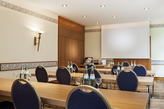 Imagen de los interiores del Hotel Park Inn Munich East. Foto 15