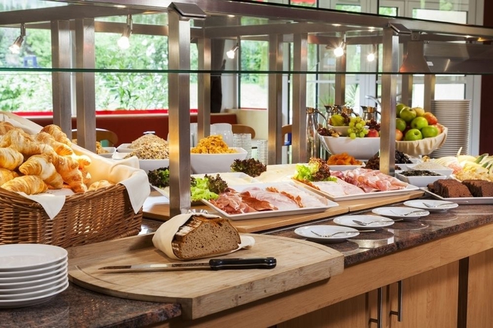 Imagen del bar/restaurante del Hotel Park Inn Munich East. Foto 2