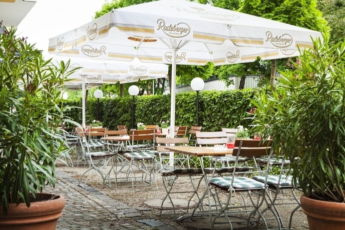 Imagen de los exteriores del Hotel Park Inn Munich East. Foto 11