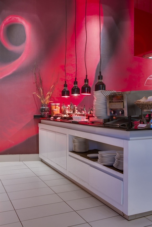 Imagen del bar/restaurante del Hotel Park Inn Sandton. Foto 5