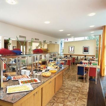 Imagen del bar/restaurante del Hotel Park Inn Schwabing. Foto 2