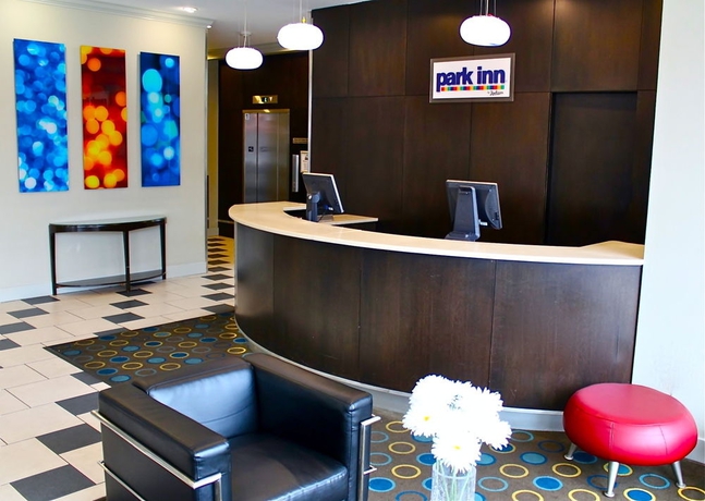 Imagen de los interiores del Hotel Park Inn and Suites By Radisson, Vancouver. Foto 10
