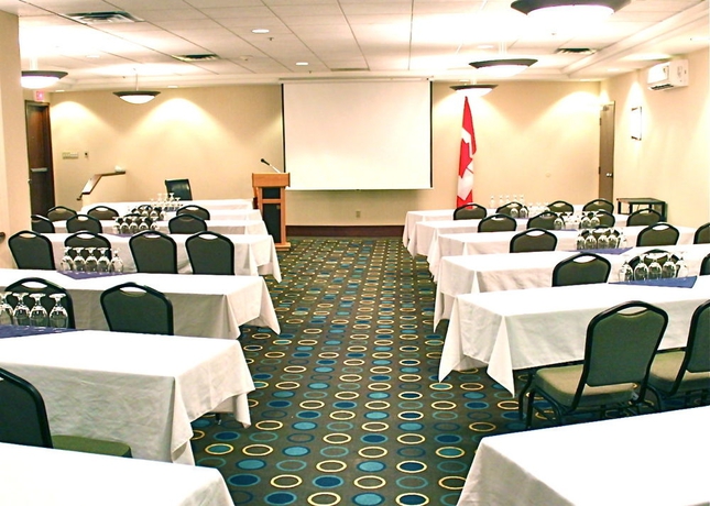 Imagen de los interiores del Hotel Park Inn and Suites By Radisson, Vancouver. Foto 12