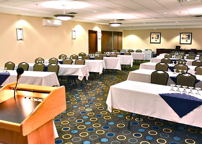 Imagen de los interiores del Hotel Park Inn and Suites By Radisson, Vancouver. Foto 13