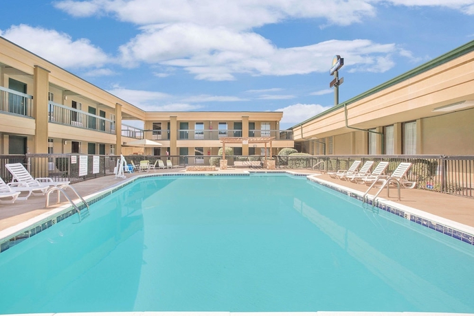 Imagen de la piscina del Hotel Park Inn by Radisson, Attalla-Gadsden. Foto 19