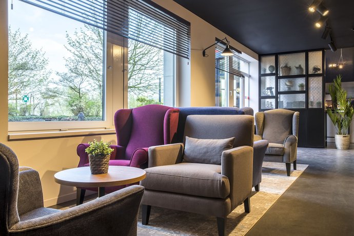 Imagen de los interiores del Hotel Park Inn by Radisson Brussels Airport. Foto 19