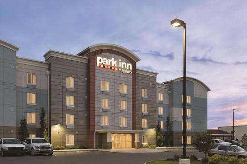 Imagen general del Hotel Park Inn by Radisson, Calgary Airport North, AB. Foto 8