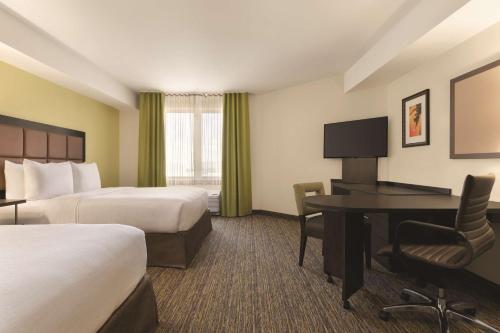Imagen de la habitación del Hotel Park Inn by Radisson, Calgary Airport North, AB. Foto 18