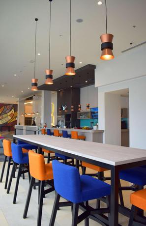Imagen del bar/restaurante del Hotel Park Inn by Radisson Iloilo. Foto 3