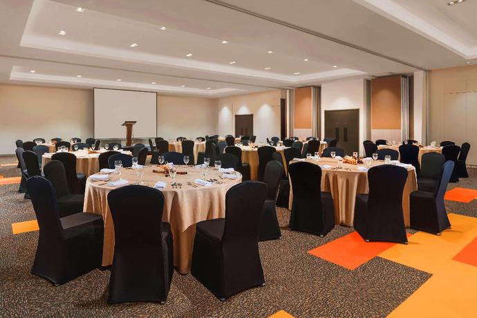 Imagen de los interiores del Hotel Park Inn by Radisson Iloilo. Foto 15