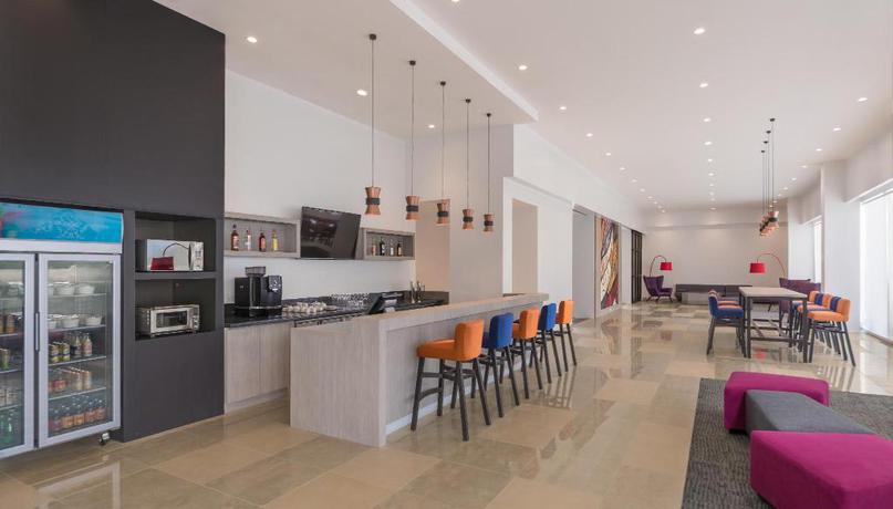 Imagen del bar/restaurante del Hotel Park Inn by Radisson Iloilo. Foto 6