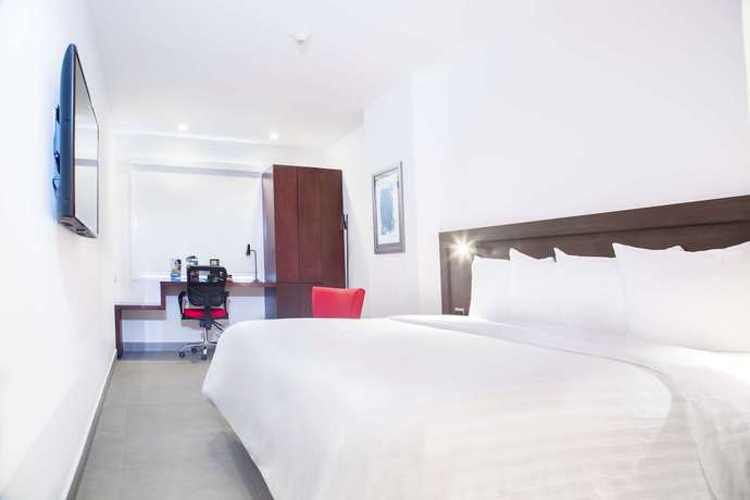 Imagen de la habitación del Hotel Park Inn by Radisson Mazatlán. Foto 9